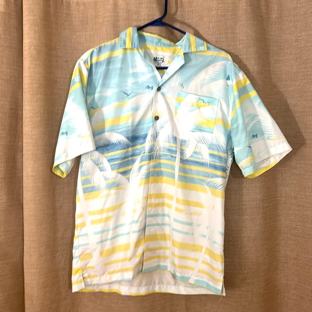 Men’s button down beach shirt